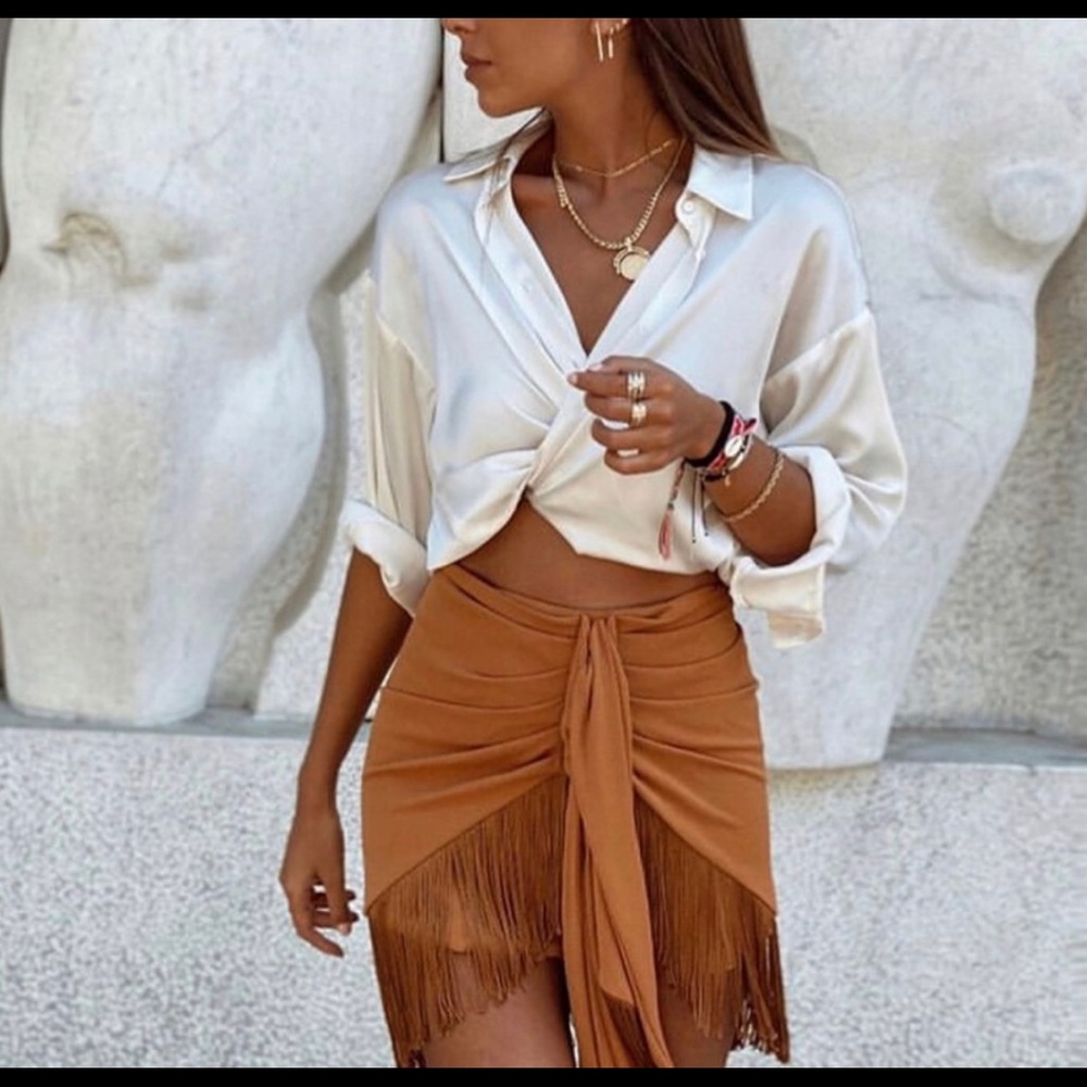 Zara bloggers fave mini fringed skirt